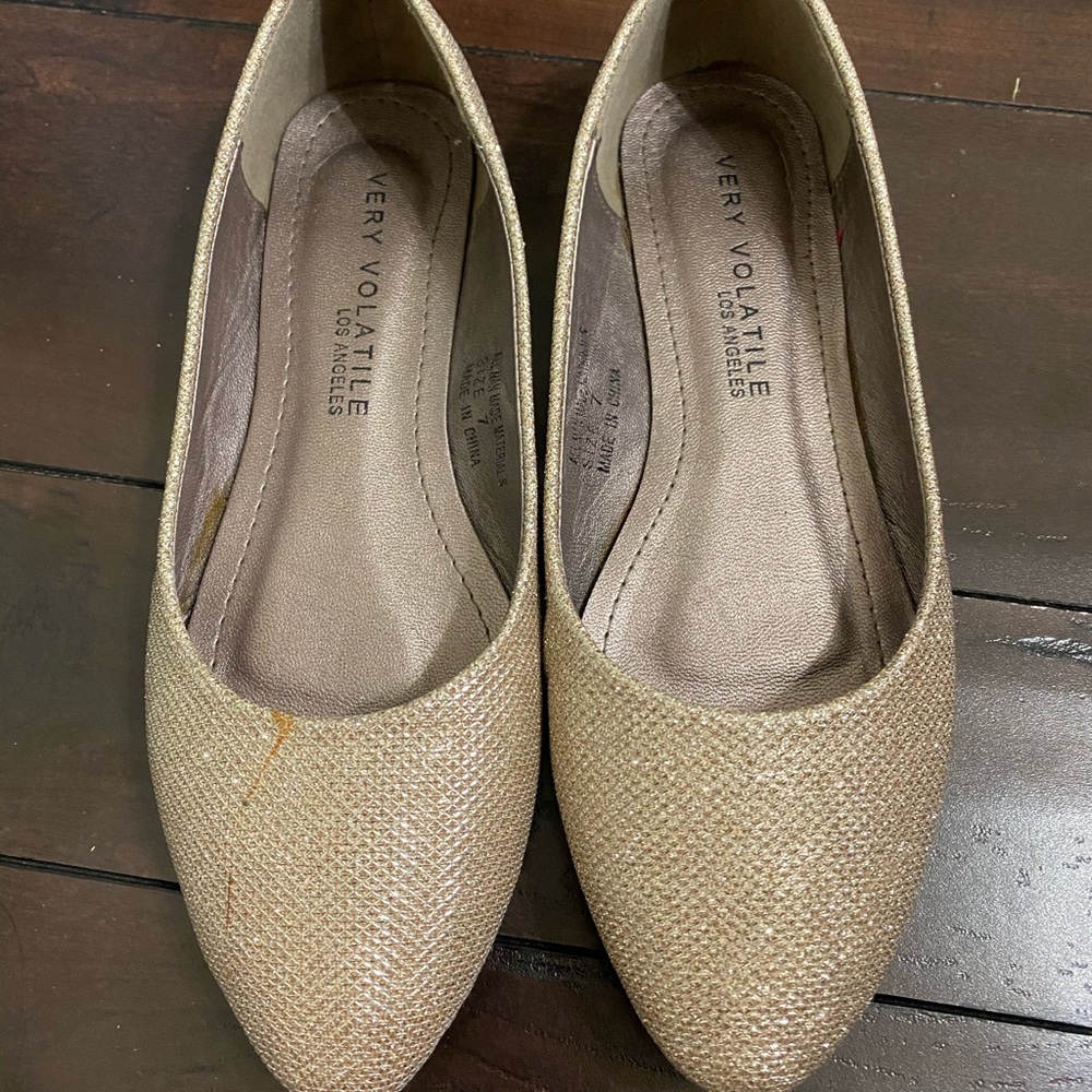 Gold glitter pointed toe ballet flats